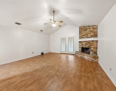 614 Normal Park Drive - Photo Thumbnail 9