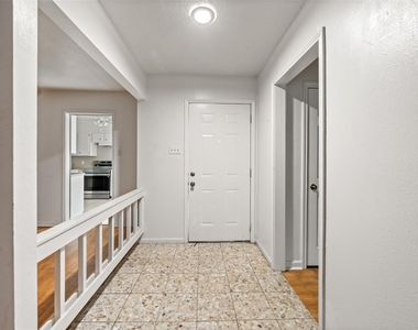 614 Normal Park Drive - Photo Thumbnail 2