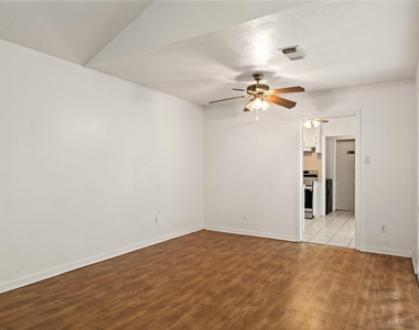 614 Normal Park Drive - Photo Thumbnail 13