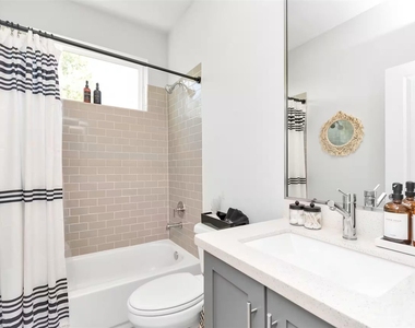 2817 Palm Street - Photo Thumbnail 13