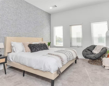 2817 Palm Street - Photo Thumbnail 8