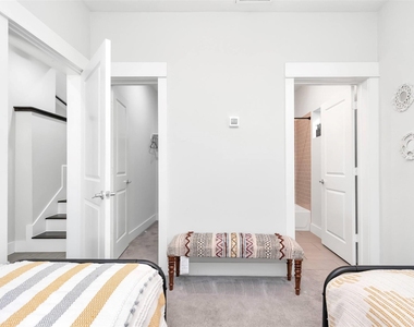 2817 Palm Street - Photo Thumbnail 21