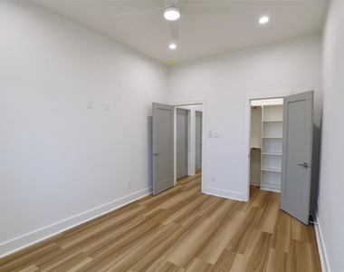 421 E 41st Street - Photo Thumbnail 27