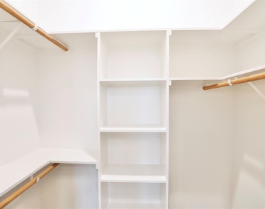 421 E 41st Street - Photo Thumbnail 28