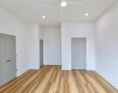 421 E 41st Street - Photo Thumbnail 30