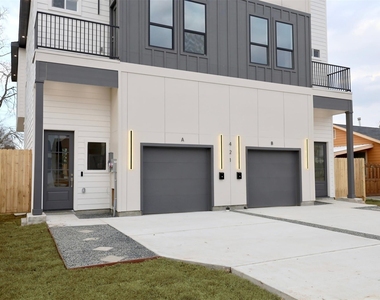 421 E 41st Street - Photo Thumbnail 3