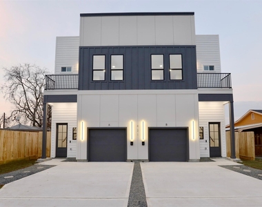 421 E 41st Street - Photo Thumbnail 1