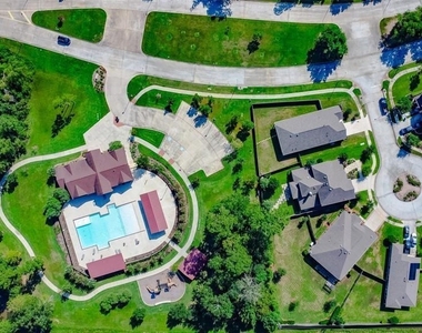 8908 Bear Mountain Court - Photo Thumbnail 27
