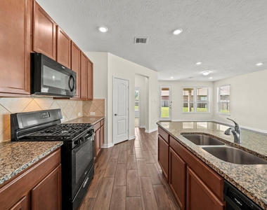 8908 Bear Mountain Court - Photo Thumbnail 7