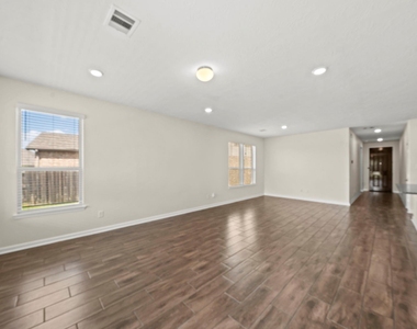 8908 Bear Mountain Court - Photo Thumbnail 4
