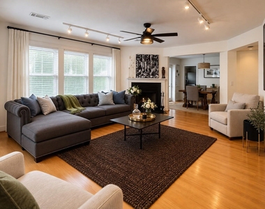 1524 Columbia Street - Photo Thumbnail 3
