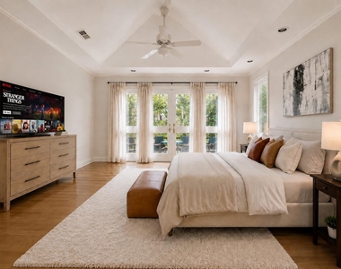 1524 Columbia Street - Photo Thumbnail 9