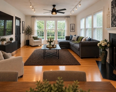 1524 Columbia Street - Photo Thumbnail 2