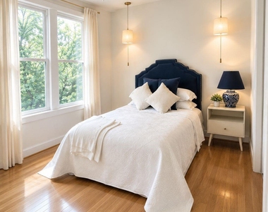 1524 Columbia Street - Photo Thumbnail 10
