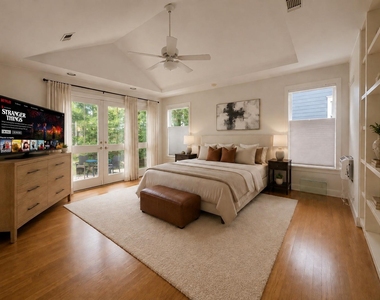 1524 Columbia Street - Photo Thumbnail 7