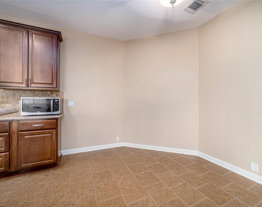 19739 Eagle Canyon Way - Photo Thumbnail 10
