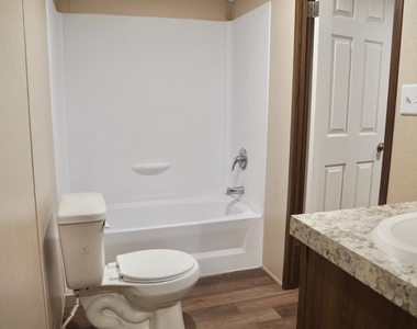20452 Vick Dr - Photo Thumbnail 12