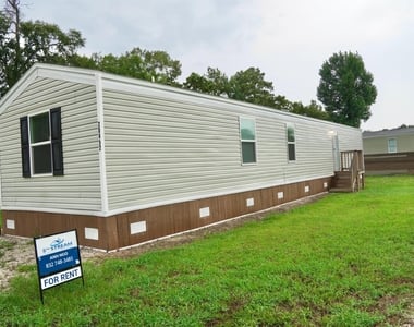 20452 Vick Dr - Photo Thumbnail 1
