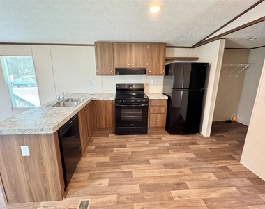 20452 Vick Dr - Photo Thumbnail 4