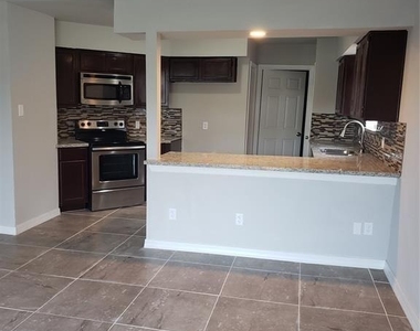 3304 Sandpiper Drive - Photo Thumbnail 4