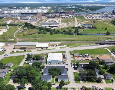 500 W Pitts Avenue - Photo Thumbnail 1