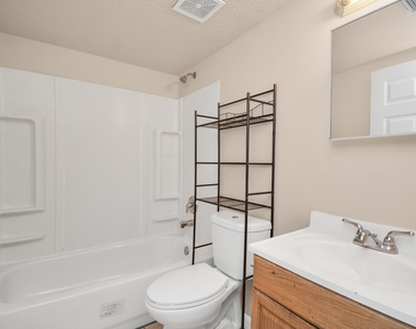 500 W Pitts Avenue - Photo Thumbnail 15