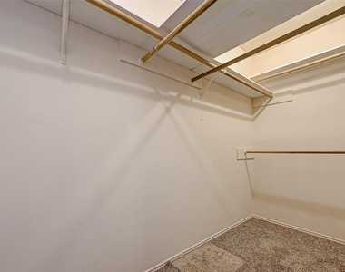 2102 Creekshire Drive - Photo Thumbnail 20