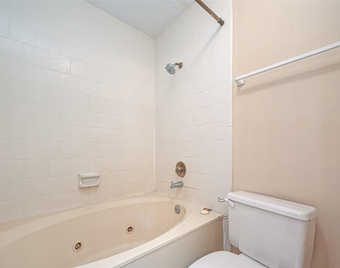 2102 Creekshire Drive - Photo Thumbnail 19