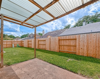 2102 Creekshire Drive - Photo Thumbnail 32