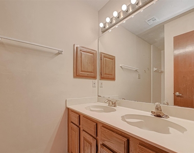 2102 Creekshire Drive - Photo Thumbnail 21