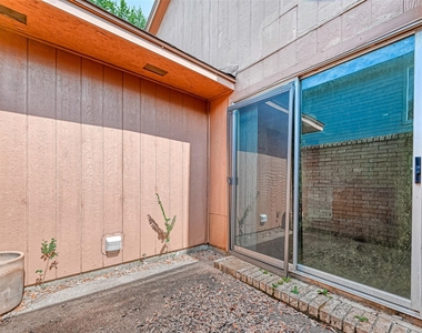 2102 Creekshire Drive - Photo Thumbnail 28