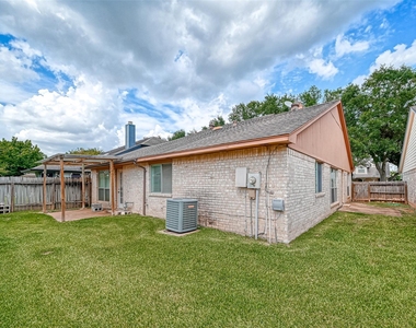 2102 Creekshire Drive - Photo Thumbnail 36