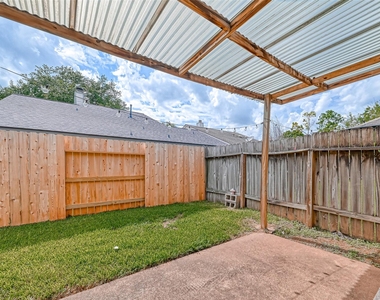 2102 Creekshire Drive - Photo Thumbnail 33