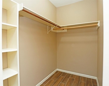 21623 Park York Drive - Photo Thumbnail 18