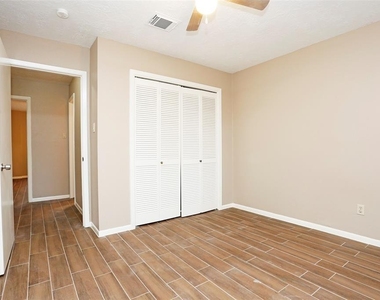 21623 Park York Drive - Photo Thumbnail 25
