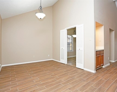 21623 Park York Drive - Photo Thumbnail 6