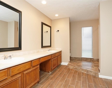 21623 Park York Drive - Photo Thumbnail 16