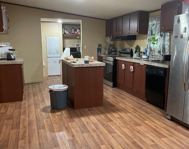 16222 Duffton Street - Photo Thumbnail 4