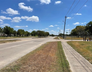 3710 Holmes Road - Photo Thumbnail 2