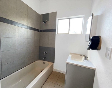 3710 Holmes Road - Photo Thumbnail 11
