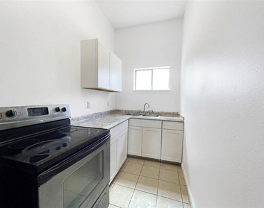 3710 Holmes Road - Photo Thumbnail 8