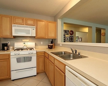 18127 Valebluff Lane - Photo Thumbnail 3