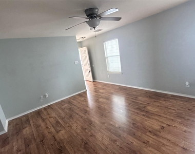 18127 Valebluff Lane - Photo Thumbnail 8