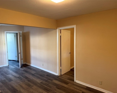 243 Brandywine Avenue - Photo Thumbnail 6