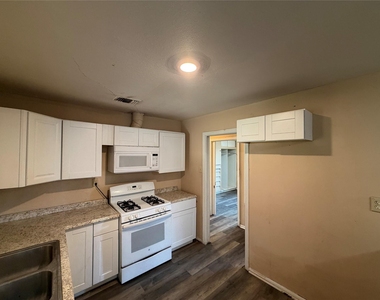 243 Brandywine Avenue - Photo Thumbnail 16