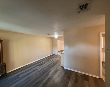 243 Brandywine Avenue - Photo Thumbnail 2