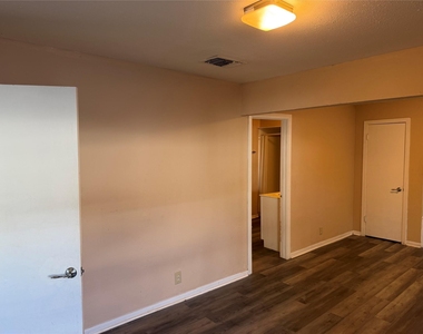 243 Brandywine Avenue - Photo Thumbnail 5