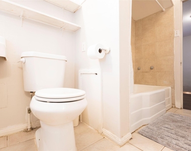 2509 Whitney Street - Photo Thumbnail 14