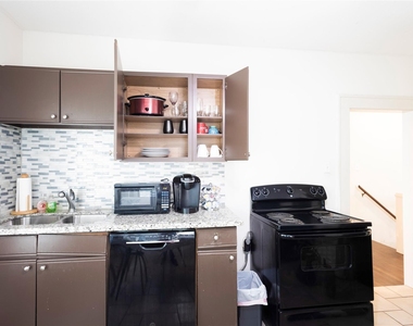 2509 Whitney Street - Photo Thumbnail 7