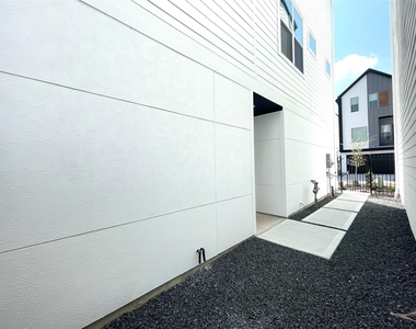 3716 Creekmont Gardens Lane - Photo Thumbnail 3